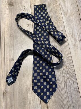 Patrick Francis Ireland Tie Mens Silk  Geometric Pattern (Read Details)